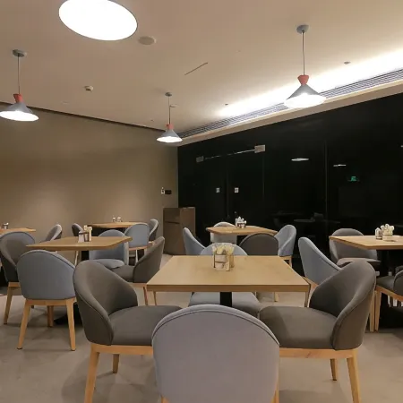 Homeinn · neo (Linxia Central Square)