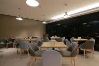 Homeinn · neo (Linxia Central Square)