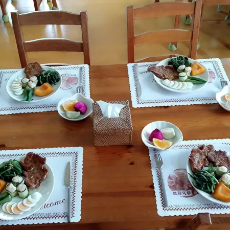 DongHua Dream House B&B Отели рядом с достопримечательностью «Станция Zhixue»