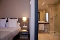 May Ramblas Hotel - Airport Shuttle