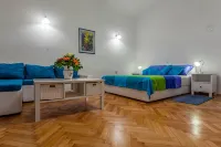 Chic Apartment in Center