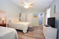 Beautiful Cottage - Sleeps 8  -Bayside