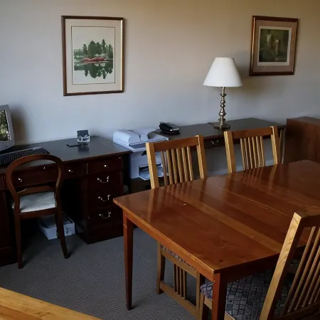 The Inn at Houndslake