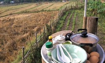 Chinopuu Hut Homestay Muangkong