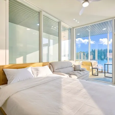 Geoje The Shine Pool Villa Отели рядом с достопримечательностью «Тематический бамбуковый парк «Мэнджонджук»»