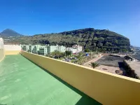 Sunny apartment directly on the Atlantic, the beach is right outside the door! Hotels in Tazacorte