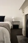 Inner-city Cottage - Designer Furnishings - บังกะโล
