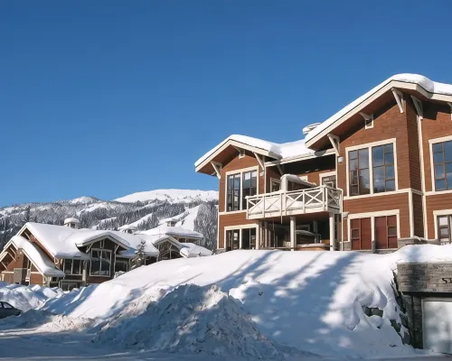 Ski in/Ski Out! 2BR/2BA Condo at Sun Peaks! Comfortable & Clean! Best Location!! Hotels in Sun Peaks