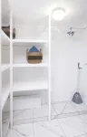 Charming and cozy studio in Saint James with AC and WiFi.