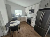 New carriage suite Calgary NW close to UofC - บังกะโล