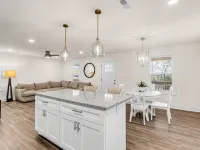 Greer Urban Retreat 3-bedroom house near DT Greer! Hotels in Greer