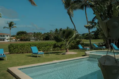 Luxury 4-Bedroom Golf Villa with Private Pool in the Exclusive Punta Cana Resort Hotel di 