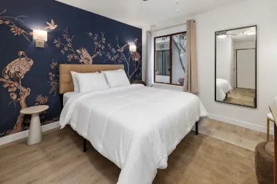 Little Italy Inn - Limited Service Apart Hotel Hotels in 