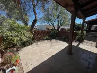 Just listed gorgeous renovated Villas West Condo - Wifi