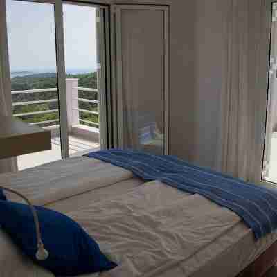 Villa Kamaria Luxury villa with private swimming pool, terraces, valley and sea views. Rooms