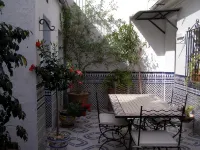 Stylish townhouse with superb views, elegant courtyard, pool and large terraces Ξενοδοχεία στην πόλη Alora