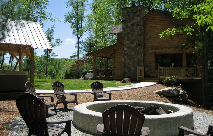 Private Log Cabin Hot Tub + Fire Pit • Peaceful • Near Hendersonville