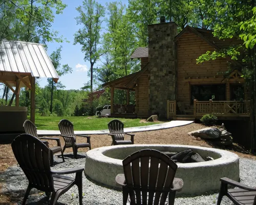Private Log Cabin Hot Tub + Fire Pit • Peaceful • Near Hendersonville Hotels in Edneyville