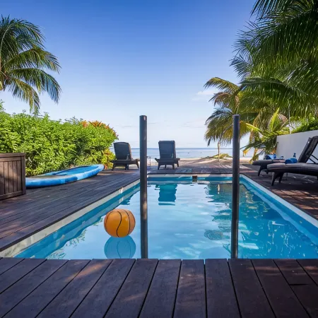 Beach house w/ private pool & sandy beach for 8