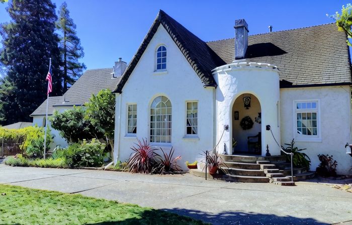 Little Castle Pool, Hot Tub, Napa, Sonoma, San Francisco