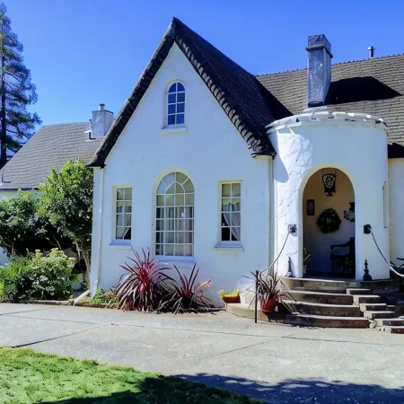 Little Castle Pool, Hot Tub, Napa, Sonoma, San Francisco