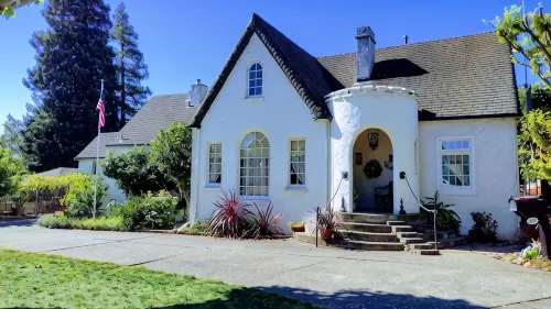 Little Castle Pool, Hot Tub, Napa, Sonoma, San Francisco