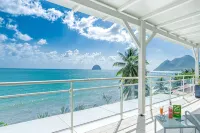 Villa Leynita Bay, 5 bedrooms, sleeps 12 on the beach of Diamant Martinique - Homestays