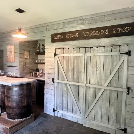 New Hope Bourbon Stop- historic home, peaceful spot in heart of Bourbon country