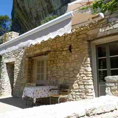 Provencal stone cottage 2 pers. Welcome dog. Swimming pool . Wlan ... Hotel Exterior