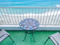 A cozy apartment with a spectacular ocean view! ルキリョのホテル