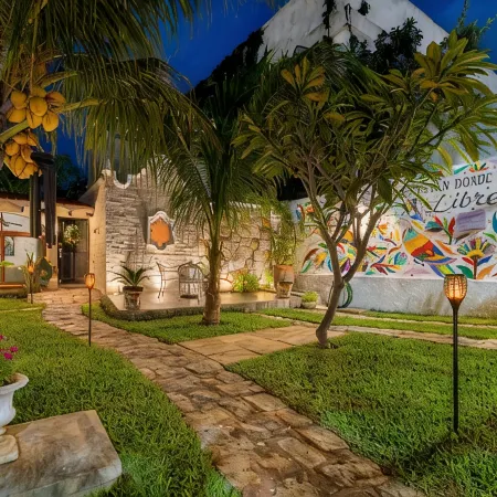 Private Colonial Boutique House with a Cool Pool in the Heart of Downtown Cancun
