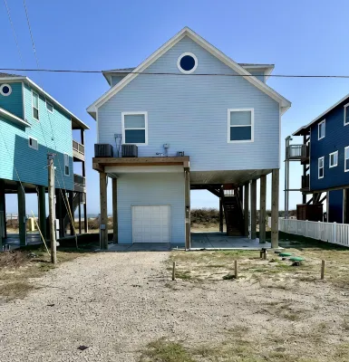 Island Breeze - Sleeps 18 - Spacious 5-Bedroom Beach Front House