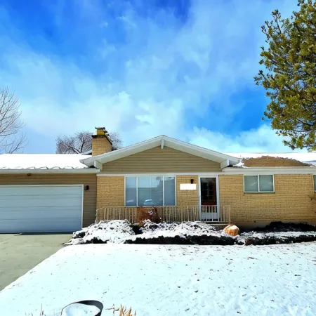 Hoskere Homes - 5 Bed 2.5 Bath Home: ~25 mins to Skiing/Hiking, 2 Car, RV Pad