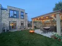 Modern Home On Outskirts Of Edinburgh With Excellent Public Transport Links - 3-Star