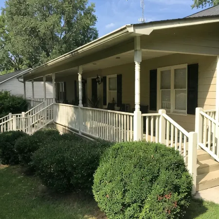 Walk to Carrollton Square! Entire Home Upstairs For Rent.