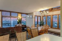 Camelback Condo - Premier Tranquility & Comfort