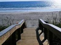 PRIVATE HOME Private pool, steps to the BEACH Hotels in Ponce Inlet
