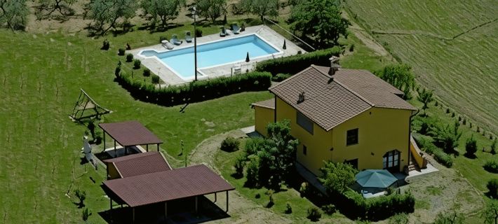Villa with pool in Tuscany, close to San Gimignano and Volterra Hotels in Volterra
