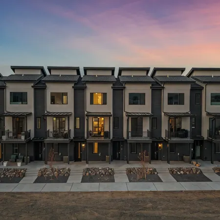 Modern 3Br Townhome with Bikes Sups & Trails