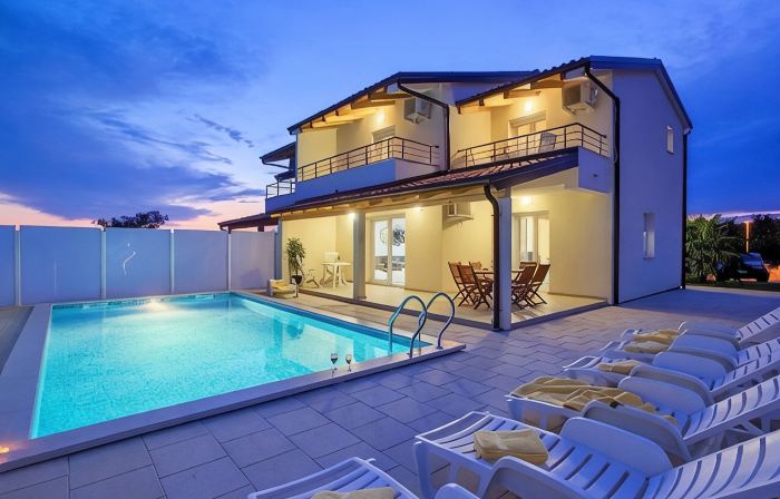 Exclusive  Star Villa with Pool Near Umag