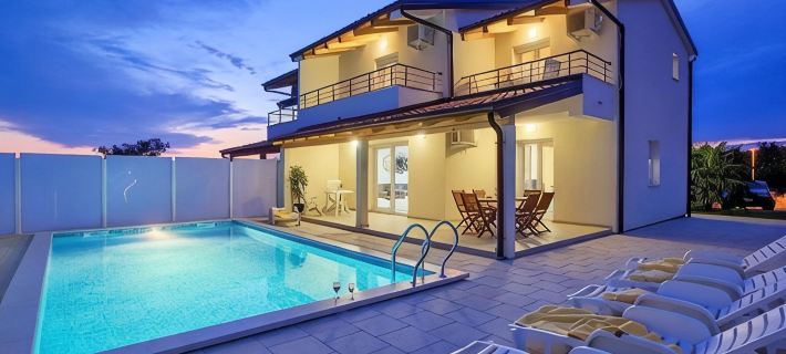 Exclusive  Star Villa with Pool Near Umag Hotels in Buje