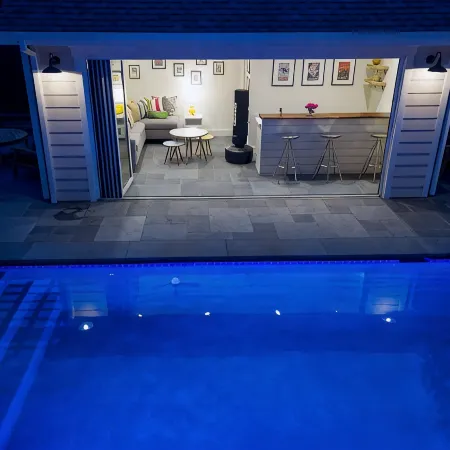 Sonoma Square Gem! Charming New Farmhouse w Pool + Private Detached Guest Suite