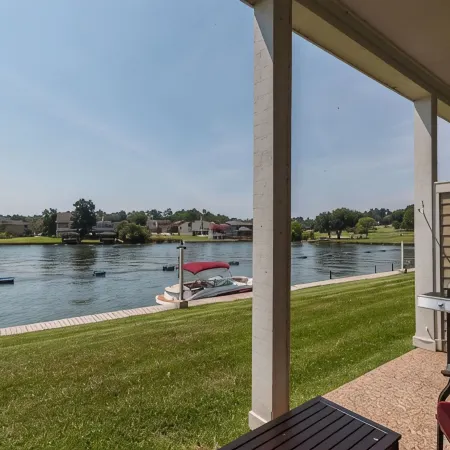 Beautiful Remodeled Luxury Waterfront Property- 3BR/2.5 bath-Sleeps 11!!!