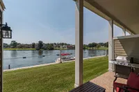 Beautiful Remodeled Luxury Waterfront Property- 3BR/2.5 bath-Sleeps 11!!!