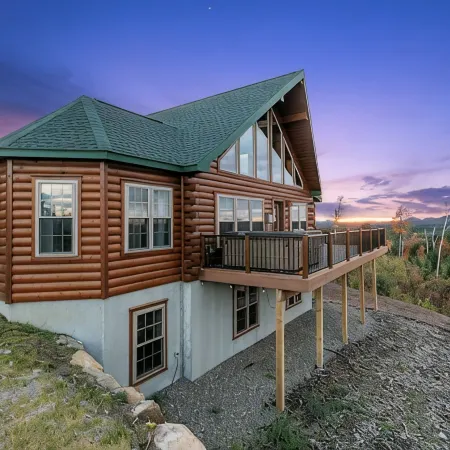 MtnView+Hottub+Lg Outdoor Area