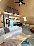 A Delightful A-Frame on 20-Acres with Hiking Trails, Hot Tub, Wifi, and More - 4 tähden