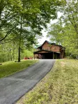 Log home nestled in the Smoky Mountains. - Alppimaja