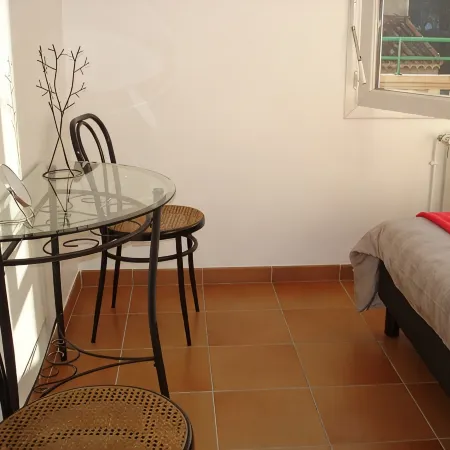 Apt T3 air-conditioned, on the 1st floor of a character residence in CAHORS