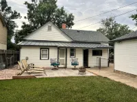 Thoughtfully remodeled Old Town 3-bedroom bungalow in charming Loveland, W/WIFI - Wifi