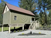Parsons Riverside Retreat: Steps away from a rolling mountain stream and trails